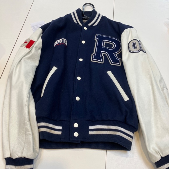 JUST REDUCED !!!!!  Once in a lifetime, does this ROOTS jacket go up for sale. - Picture 6 of 14